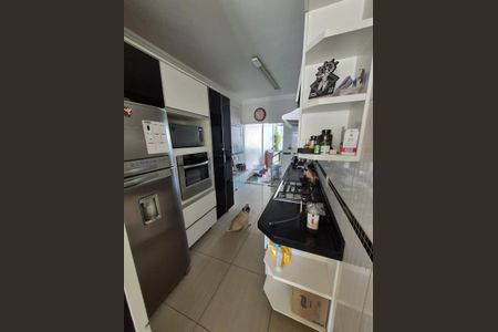 Casa à venda com 240m², 3 quartos e 2 vagas Casa à venda com 240m², 3 quartos e 2 vagasCozinha