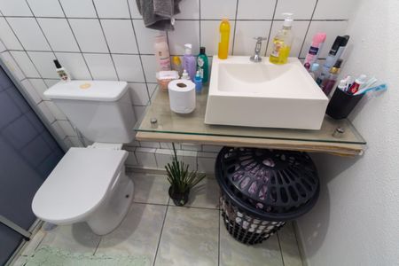 Apartamento à venda com 47m², 2 quartos e 1 vaga Apartamento à venda com 47m², 2 quartos e 1 vagaBanheiro