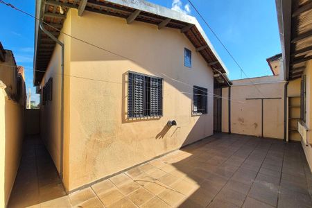 Casa para alugar com 153m², 4 quartos e 4 vagas Casa para alugar com 153m², 4 quartos e 4 vagasFachada Fundos