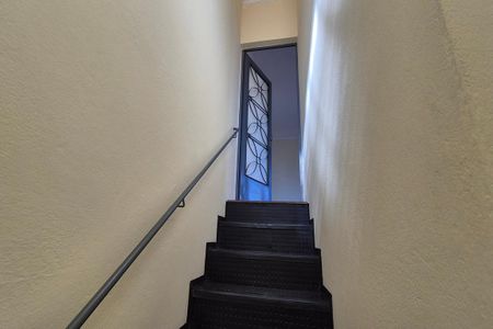Casa para alugar com 153m², 4 quartos e 4 vagas Casa para alugar com 153m², 4 quartos e 4 vagasEscada
