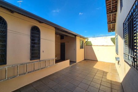 Casa para alugar com 153m², 4 quartos e 4 vagas Casa para alugar com 153m², 4 quartos e 4 vagasQuintal