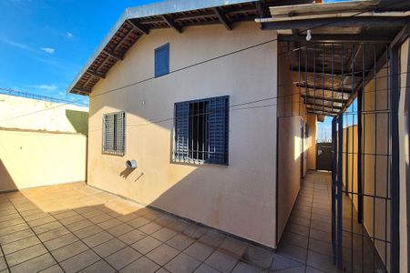 Casa para alugar com 153m², 4 quartos e 4 vagas Casa para alugar com 153m², 4 quartos e 4 vagasFachada Fundos