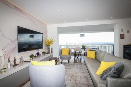 Apartamento à venda com 226m², 3 quartos e 3 vagas Apartamento à venda com 226m², 3 quartos e 3 vagasSala
