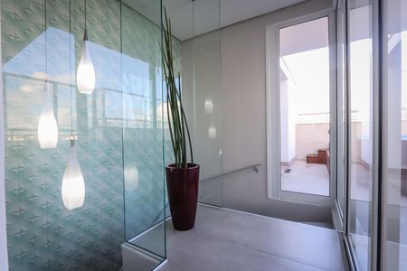 Apartamento à venda com 226m², 3 quartos e 3 vagas Apartamento à venda com 226m², 3 quartos e 3 vagasEscada
