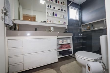 Apartamento à venda com 226m², 3 quartos e 3 vagas Apartamento à venda com 226m², 3 quartos e 3 vagasBanheiro da Suíte 2