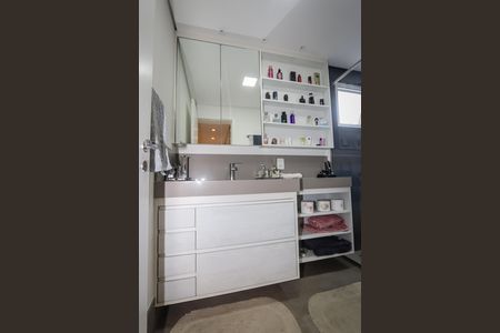 Apartamento à venda com 226m², 3 quartos e 3 vagas Apartamento à venda com 226m², 3 quartos e 3 vagasBanheiro da Suíte 2