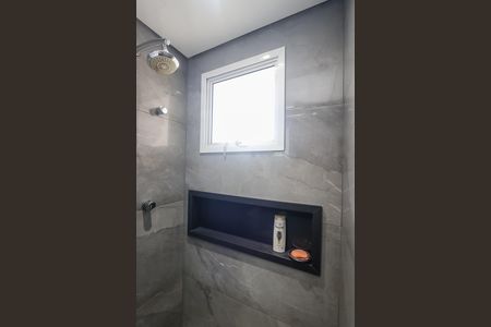 Apartamento à venda com 226m², 3 quartos e 3 vagas Apartamento à venda com 226m², 3 quartos e 3 vagasBanheiro da Suite