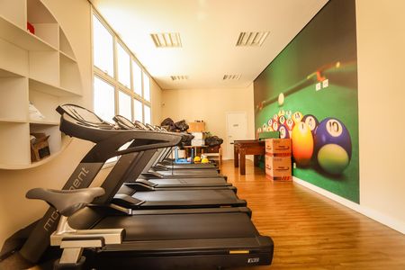 Apartamento à venda com 226m², 3 quartos e 3 vagas Apartamento à venda com 226m², 3 quartos e 3 vagasÁrea comum - Academia