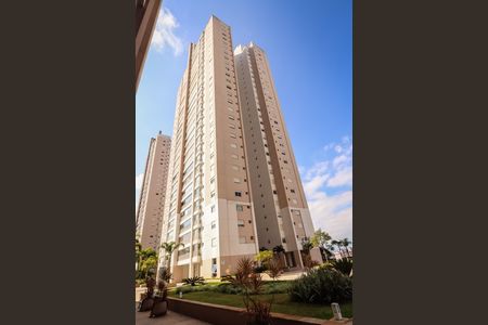 Apartamento à venda com 226m², 3 quartos e 3 vagas Apartamento à venda com 226m², 3 quartos e 3 vagasPrédio