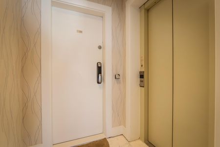 Apartamento à venda com 226m², 3 quartos e 3 vagas Apartamento à venda com 226m², 3 quartos e 3 vagasHall Social