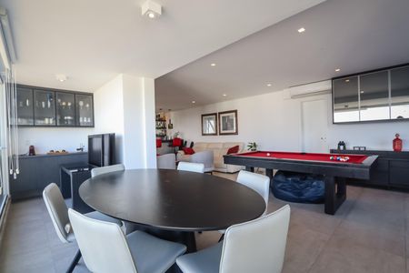 Apartamento à venda com 226m², 3 quartos e 3 vagas Apartamento à venda com 226m², 3 quartos e 3 vagasVaranda do piso Superior