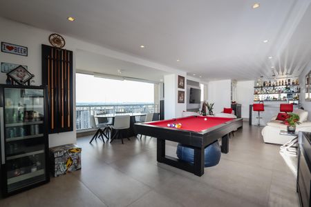 Apartamento à venda com 226m², 3 quartos e 3 vagas Apartamento à venda com 226m², 3 quartos e 3 vagasSalão de Festas