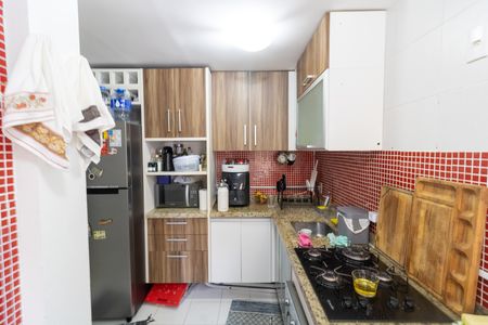 Apartamento à venda com 85m², 3 quartos e 1 vaga Apartamento à venda com 85m², 3 quartos e 1 vagaCozinha e Área de Serviço