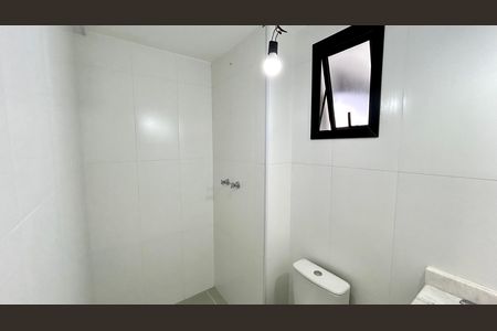 Apartamento à venda com 83m², 2 quartos e 2 vagas Apartamento à venda com 83m², 2 quartos e 2 vagasBanheiro da Suíte