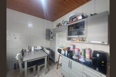 Cozinha de casa para alugar com 2 quartos, 45m² em Jardim Morais Prado, São Paulo