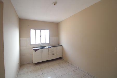 Cozinha de apartamento para alugar com 1 quarto, 45m² em Jardim Morais Prado, São Paulo