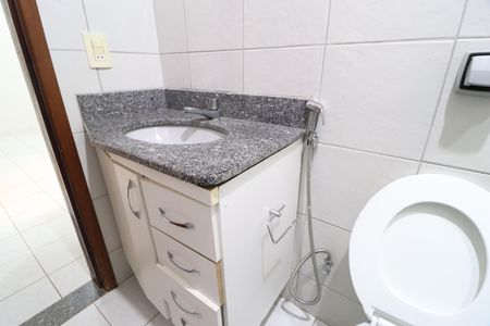 Apartamento para alugar com 54m², 2 quartos e 1 vagaBanheiro Social