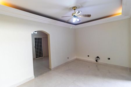 Casa para alugar com 140m², 3 quartos e 3 vagas Casa para alugar com 140m², 3 quartos e 3 vagasSalas