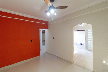 Casa para alugar com 140m², 3 quartos e 3 vagas Casa para alugar com 140m², 3 quartos e 3 vagasSalas
