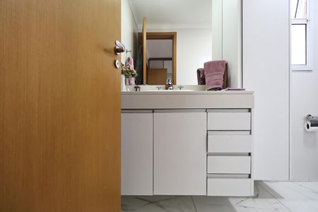 Apartamento para alugar com 95m², 3 quartos e 2 vagas Apartamento para alugar com 95m², 3 quartos e 2 vagasBanheiro da suíte