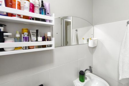 Apartamento à venda com 45m², 2 quartos e 1 vaga Apartamento à venda com 45m², 2 quartos e 1 vagaBanheiro
