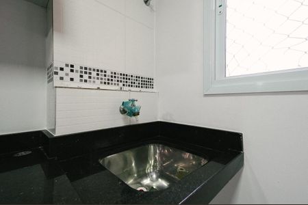 Apartamento para alugar com 35m², 2 quartos e 1 vaga Apartamento para alugar com 35m², 2 quartos e 1 vagaCozinha e Área de Serviço