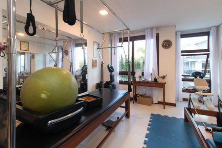Cozinha e Área de Serviço de casa à venda com 3 quartos, 200m² em Aberta dos Morros, Porto Alegre