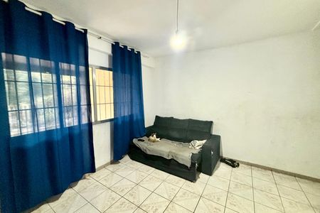 Casa à venda com 210m², 6 quartos e 1 vaga Casa à venda com 210m², 6 quartos e 1 vagaSala