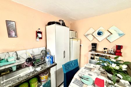 Casa à venda com 210m², 6 quartos e 1 vaga Casa à venda com 210m², 6 quartos e 1 vagaCozinha