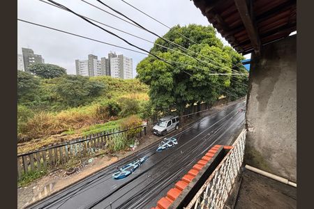 Casa à venda com 210m², 6 quartos e 1 vaga Casa à venda com 210m², 6 quartos e 1 vagaVaranda