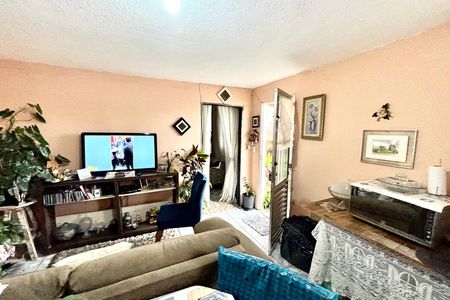 Casa à venda com 210m², 6 quartos e 1 vaga Casa à venda com 210m², 6 quartos e 1 vagaCozinha
