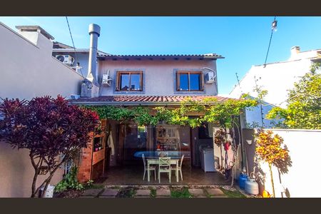 Quintal  de casa à venda com 3 quartos, 172m² em Aberta dos Morros, Porto Alegre