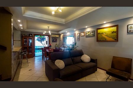 Sala  de casa à venda com 3 quartos, 172m² em Aberta dos Morros, Porto Alegre
