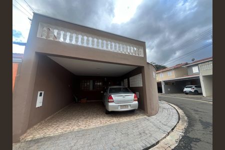 Casa de condomínio à venda com 127m², 3 quartos e 2 vagas Casa de condomínio à venda com 127m², 3 quartos e 2 vagasGaragem