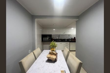 Casa de condomínio à venda com 127m², 3 quartos e 2 vagas Casa de condomínio à venda com 127m², 3 quartos e 2 vagasSala de Jantar