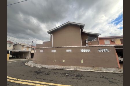 Casa de condomínio à venda com 127m², 3 quartos e 2 vagas Casa de condomínio à venda com 127m², 3 quartos e 2 vagasFachada