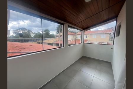 Casa de condomínio à venda com 127m², 3 quartos e 2 vagas Casa de condomínio à venda com 127m², 3 quartos e 2 vagasVaranda