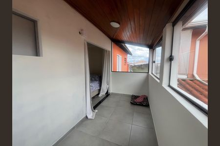 Casa de condomínio à venda com 127m², 3 quartos e 2 vagas Casa de condomínio à venda com 127m², 3 quartos e 2 vagasVaranda