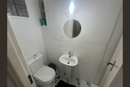 Casa de condomínio à venda com 127m², 3 quartos e 2 vagas Casa de condomínio à venda com 127m², 3 quartos e 2 vagasBanheiro