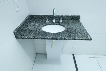 Apartamento para alugar com 60m², 2 quartos e 1 vaga Apartamento para alugar com 60m², 2 quartos e 1 vagaBanheiro da Suíte 1