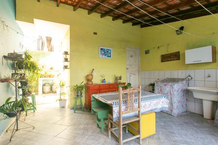 Área de Serviço de casa para alugar com 3 quartos, 300m² em Vila Morgadouro, São Paulo