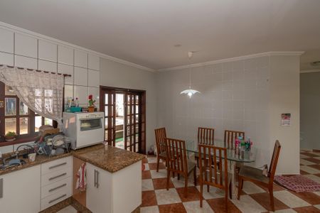 Casa à venda com 270m², 3 quartos e 2 vagasCozinha e Sala de Jantar 
