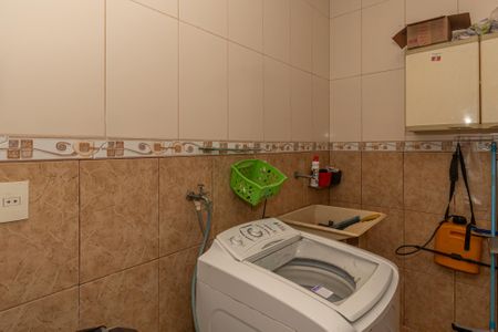 Casa à venda com 270m², 3 quartos e 2 vagasÁrea de Serviço
