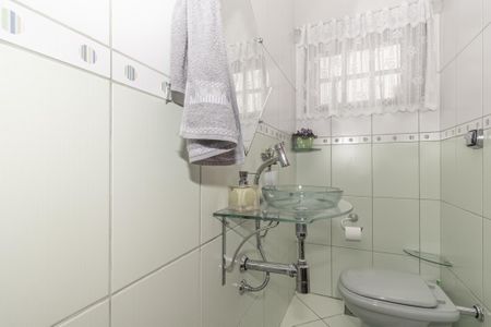 Casa à venda com 270m², 3 quartos e 2 vagasLavabo