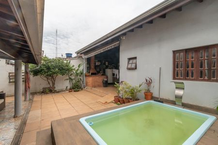 Casa à venda com 270m², 3 quartos e 2 vagasQuintal