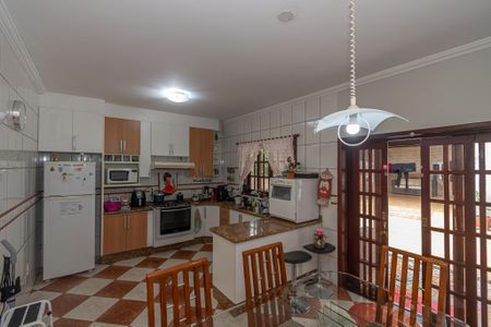 Casa à venda com 270m², 3 quartos e 2 vagasCozinha e Sala de Jantar 