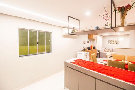 Casa à venda com 150m², 2 quartos e 3 vagas Casa à venda com 150m², 2 quartos e 3 vagasCozinha