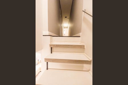 Escada de casa à venda com 2 quartos, 150m² em Parque Viana, Barueri