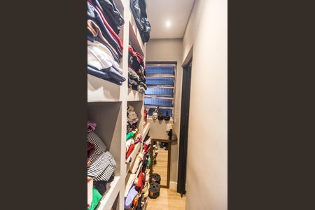Casa à venda com 150m², 2 quartos e 3 vagas Casa à venda com 150m², 2 quartos e 3 vagasCloset