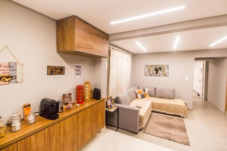 Casa à venda com 150m², 2 quartos e 3 vagas Casa à venda com 150m², 2 quartos e 3 vagasSala